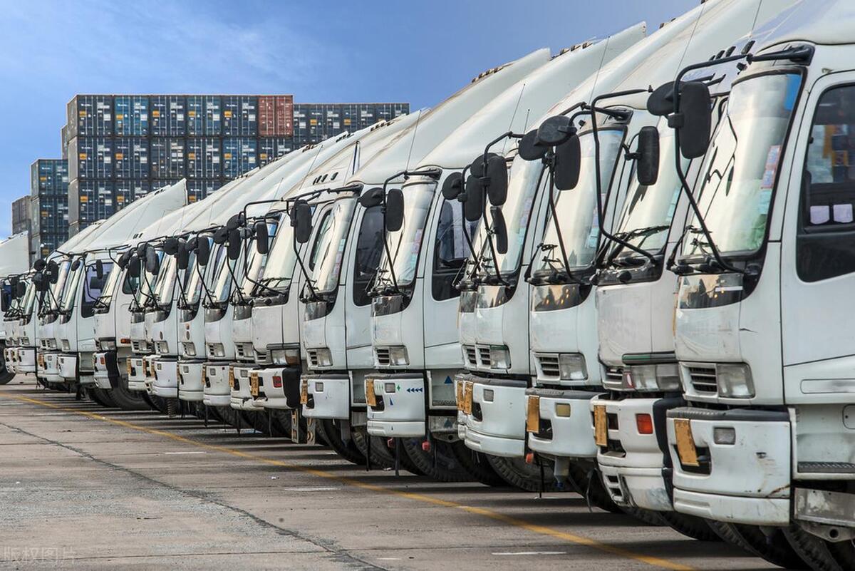 车辆过户费是卖方掏还是买方掏,法律规定过户费一般谁承担