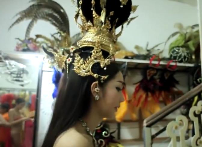 泰国男人变性成富二代,泰国变性后嫁给21岁富二代