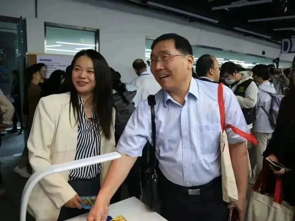 鏄ュ崕绉嬪疄鏄ヨ妭娲诲姩,鏄ュ崕绉嬪疄涓婚娲诲姩