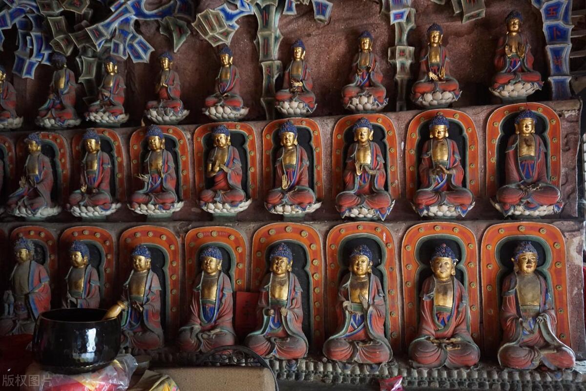 五台山一日游黛螺顶和五爷庙,来到五台山景区佛华山庄五爷庙