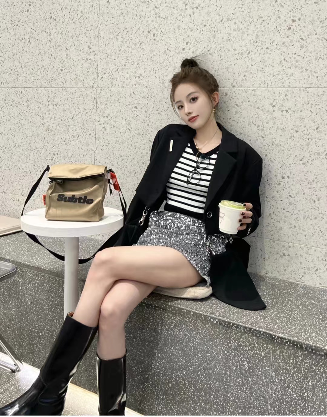 西装外套怎么搭配裙子好看气质,西装外套怎么搭配长裙子冬季