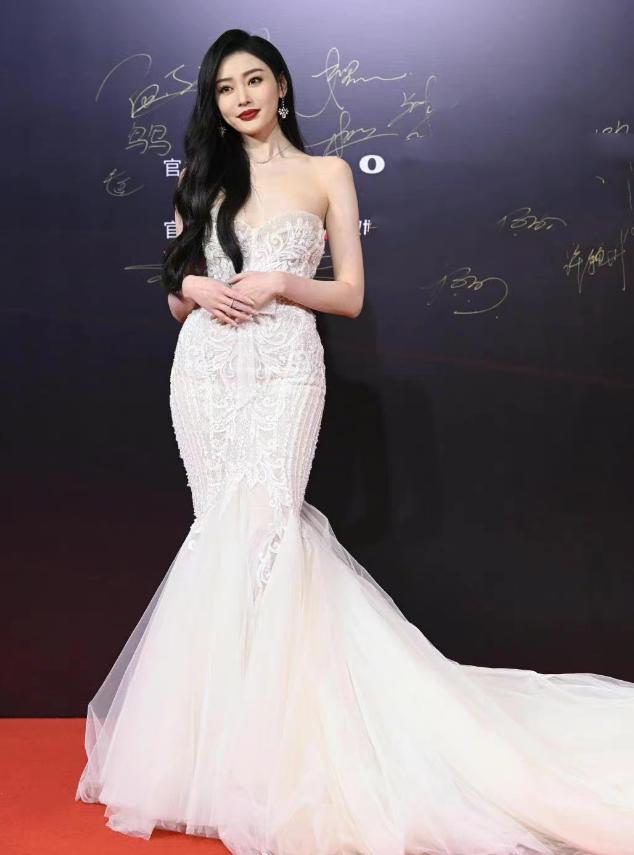 综艺杨紫白鹿赵露思杨超越金晨,虞书欣白鹿赵露思金晨杨紫合体