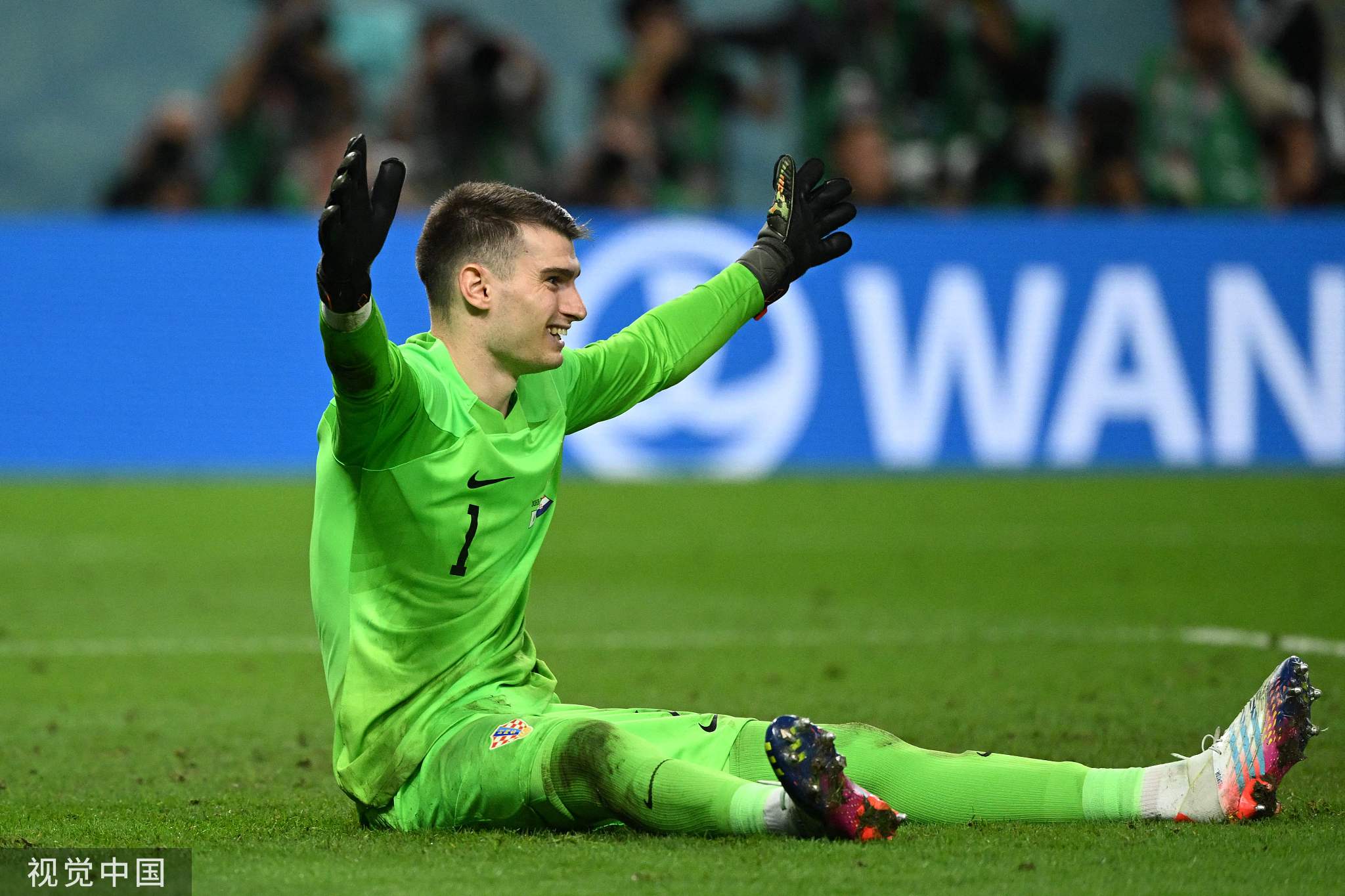 世界杯点评：三扑点球成英雄；嘲讽韩国不要脸；巴西狂舞被名宿批