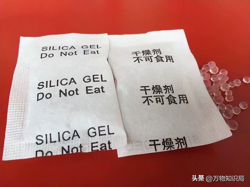 8岁男孩眼球融化荧光棒,小孩眼珠熔化视频