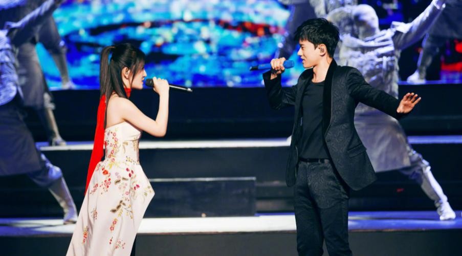 谢娜刚嫁给张杰,就因病切除了单侧输卵管,张杰:我只要她健康!