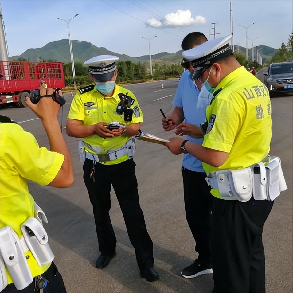 交通事故被人撞伤了怎么处理,交通事故撞伤走保险怎么处理