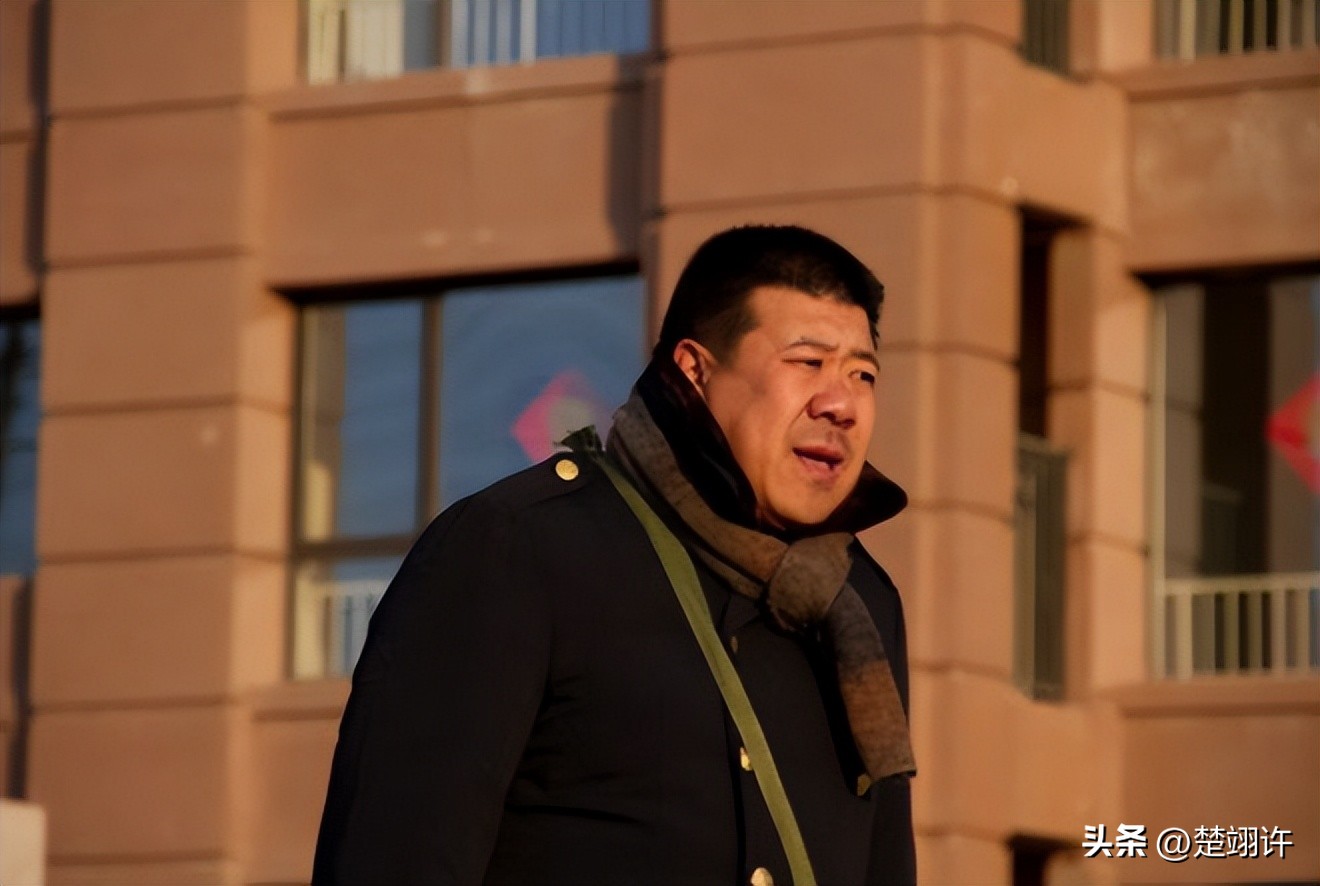 秦卫东瘦到脱相,知名老戏骨秦卫东近照瘦脱相