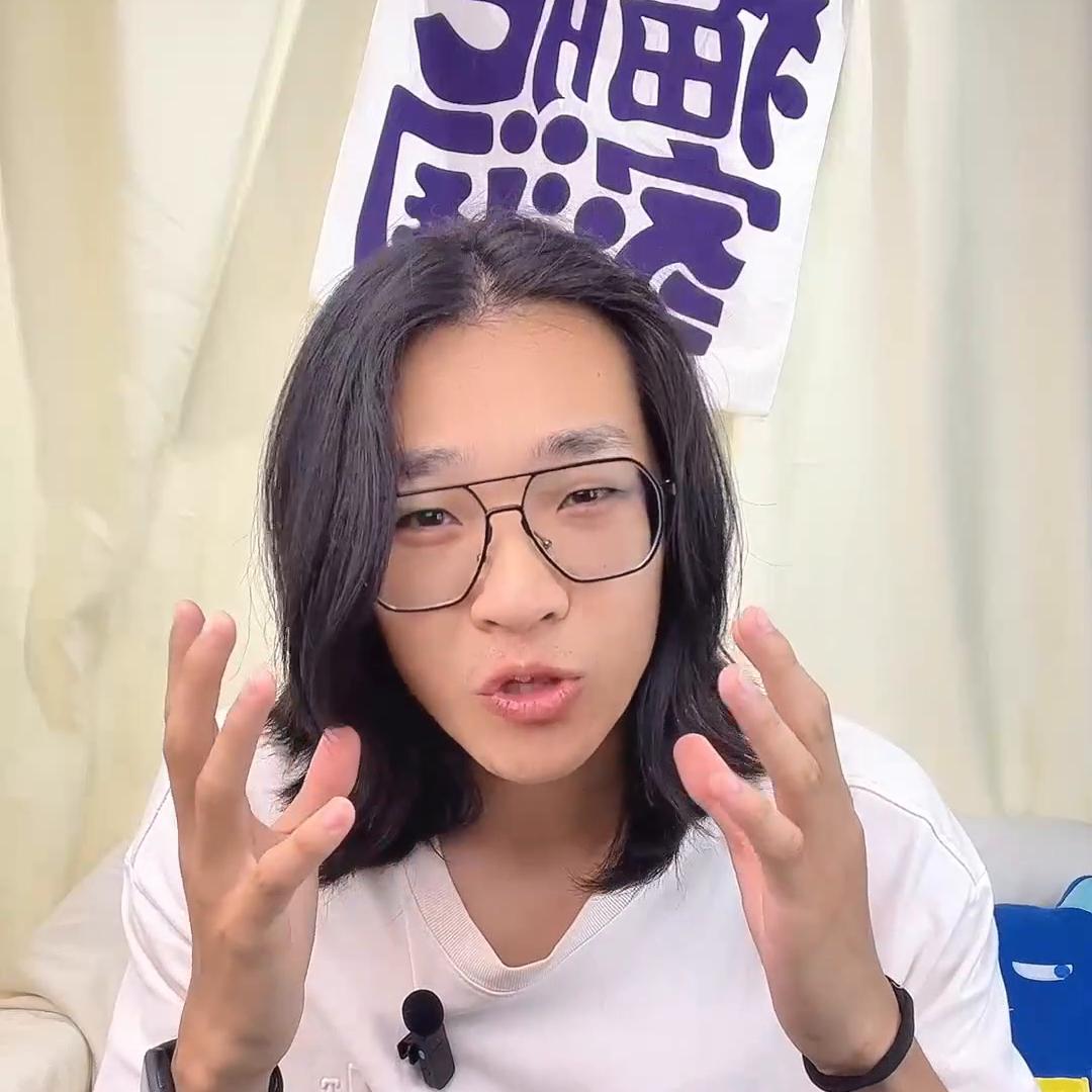 猫咪呕吐淡黄色液体,猫咪拉稀呕吐怎么办