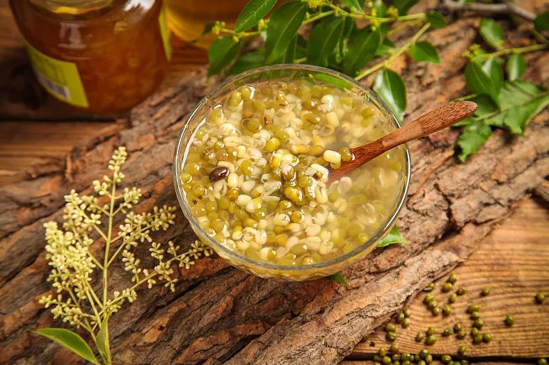 小暑养生祛湿化暑,今日大暑注意防暑图片