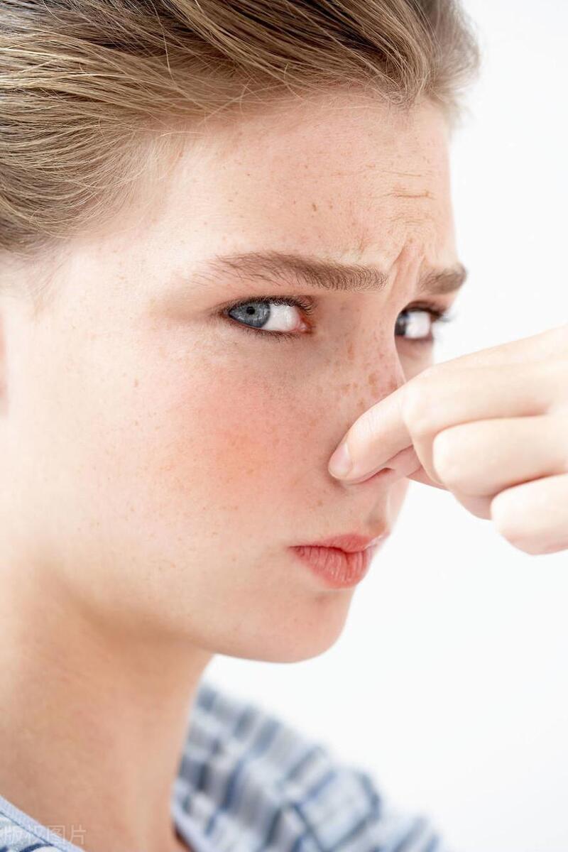 夏季到了,女人*处私**为什么会发出异味?妇科医生:这6点要注意