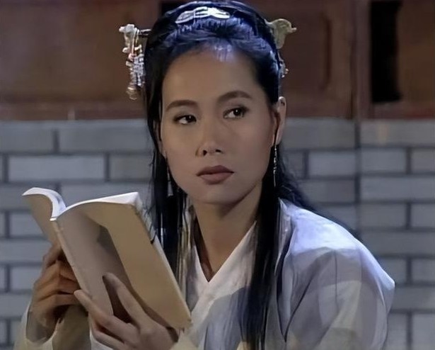 69岁赵雅芝与59岁的叶童庆生,69岁赵雅芝和60岁的叶童同框