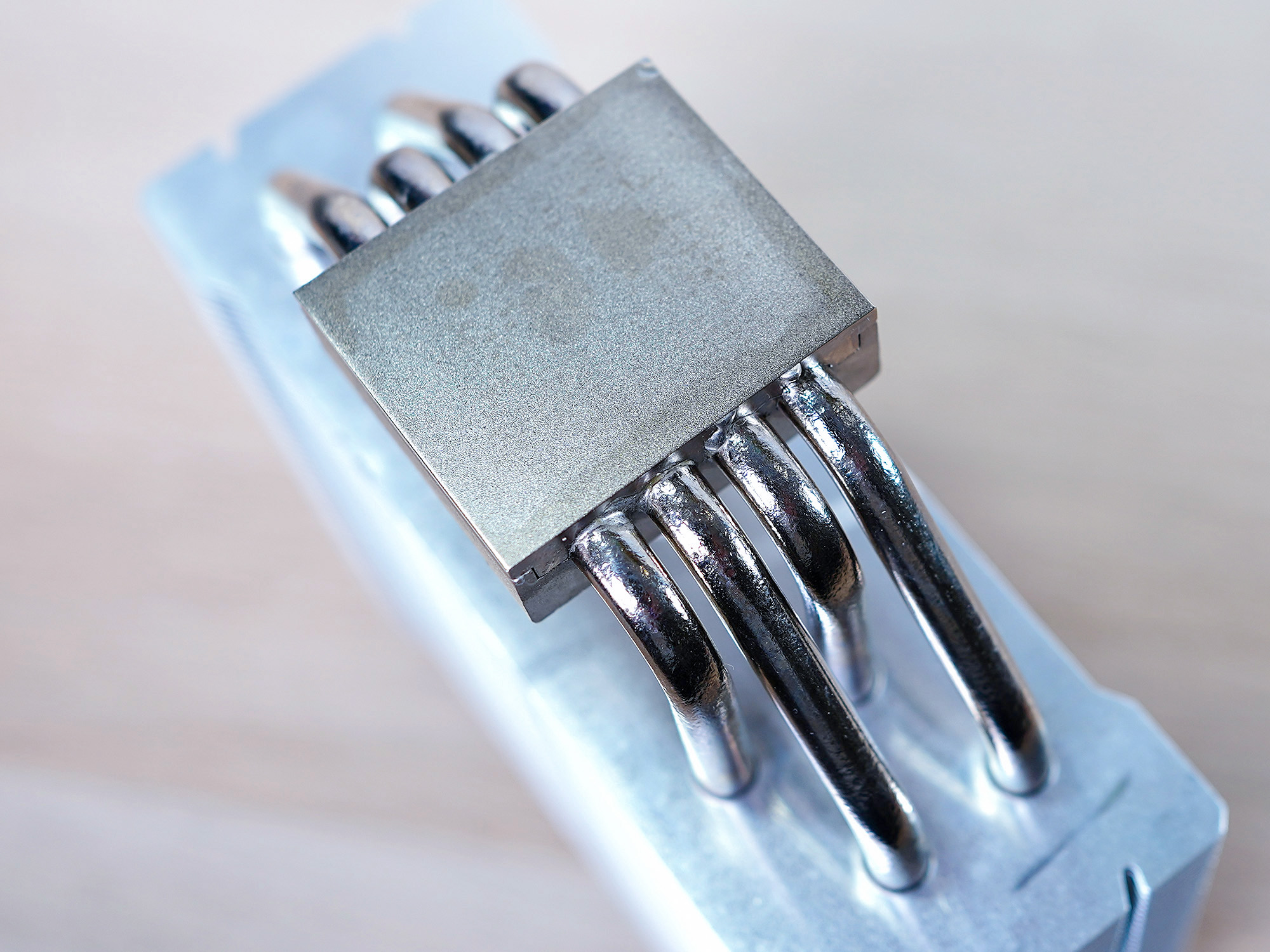 都2022年了，1080p分辨率下4GB显存够用吗？迟到的*X6R5**00XT评测