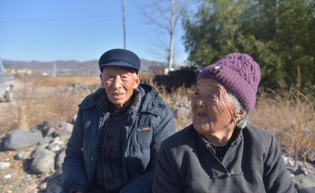 老公工资都交给婆婆妻子提离婚,老公把工资交给婆婆保管老婆存了