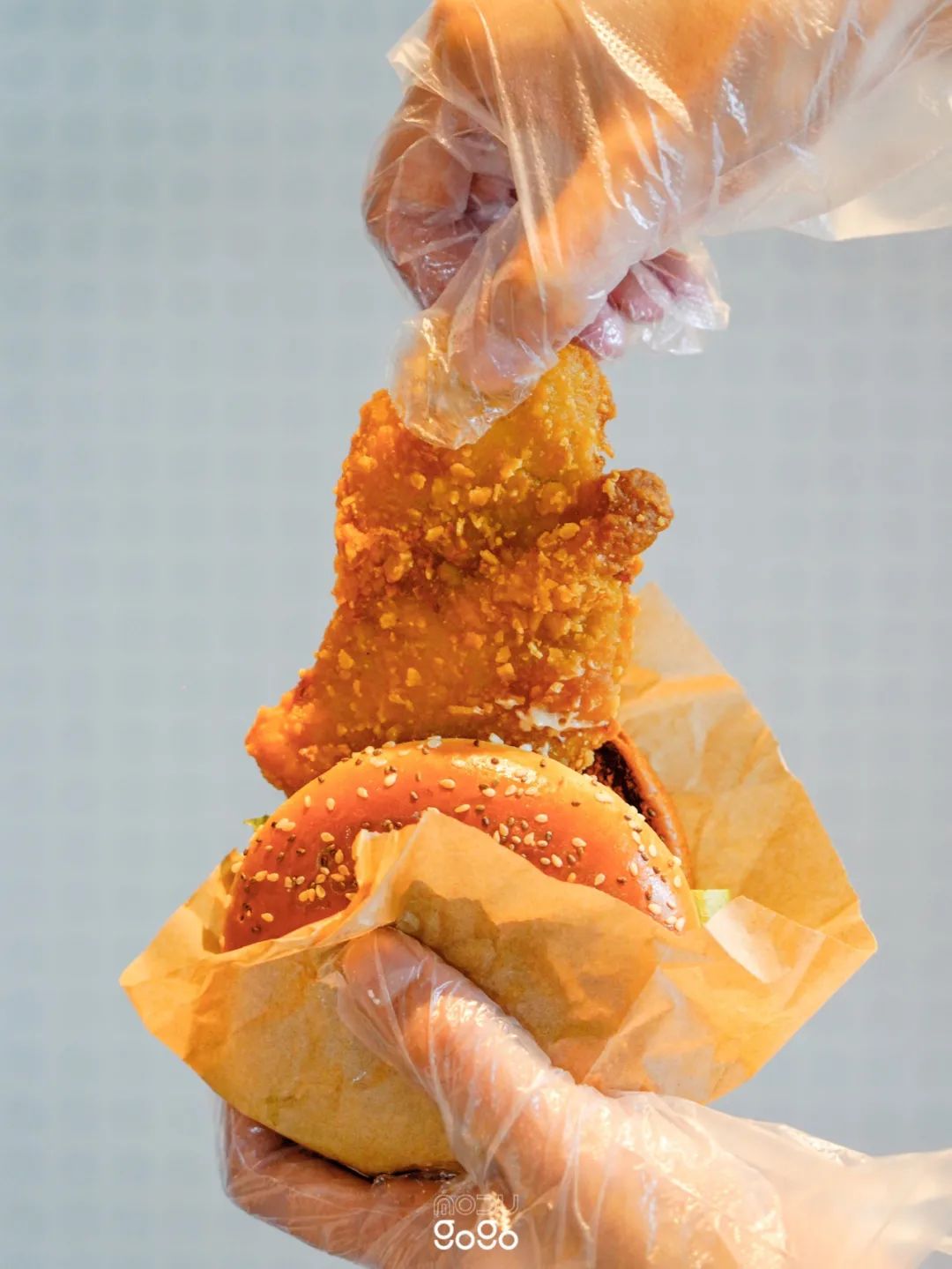 一口上头！麦当劳的新汉堡脆到了我的心巴上