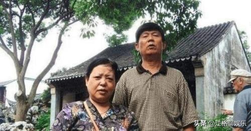 成龙同父异母的哥哥现状,成龙和同父异母的哥哥有联系吗