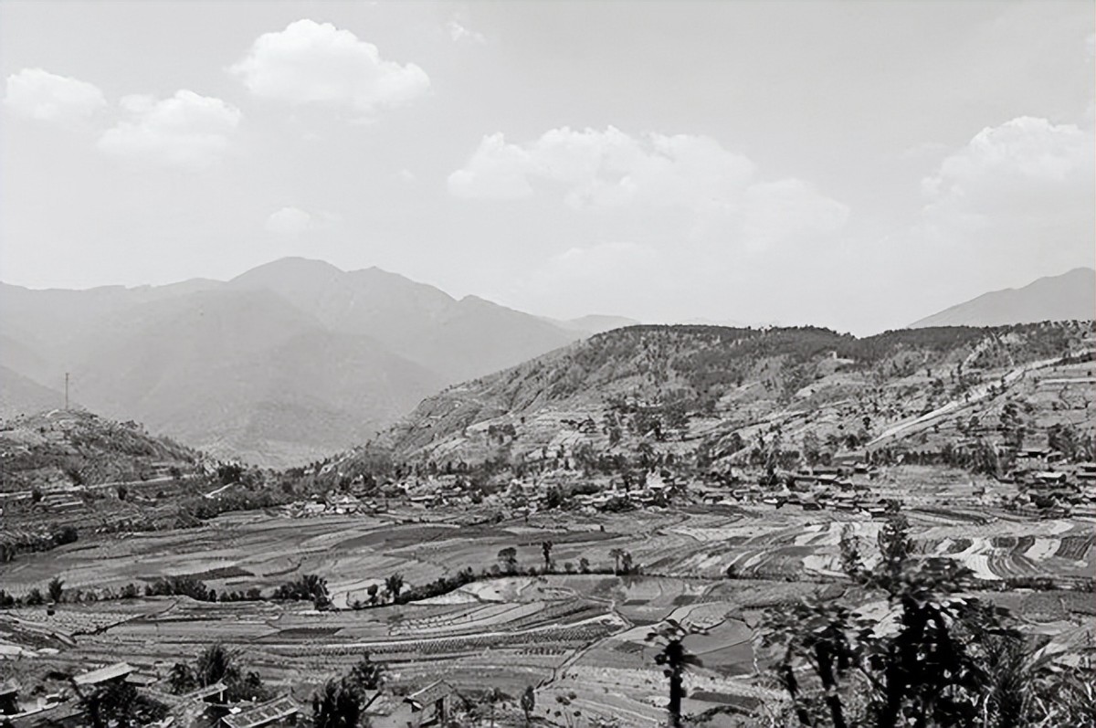 毛主席是始祖毛太华第20代子孙，毛太华是哪里人呢？