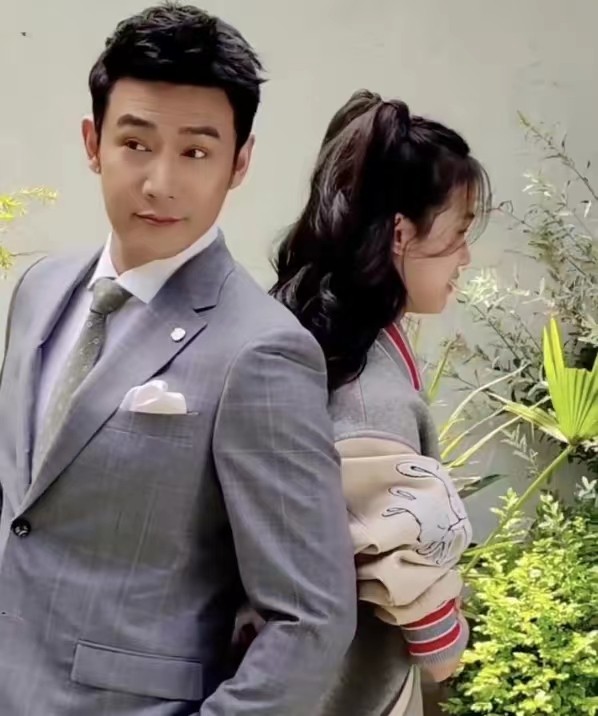 陆毅的大女儿的腿,陆毅大女儿近照多瘦