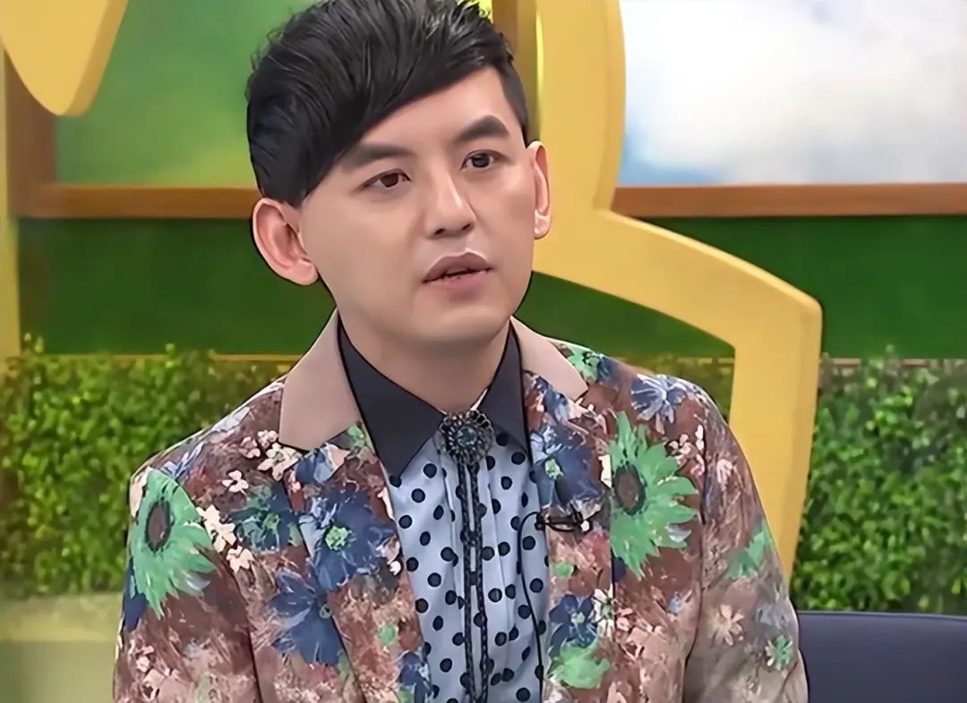 吸毒、性骚扰、拍小视频、涉黑、自杀，弯弯娱乐圈可太热闹了