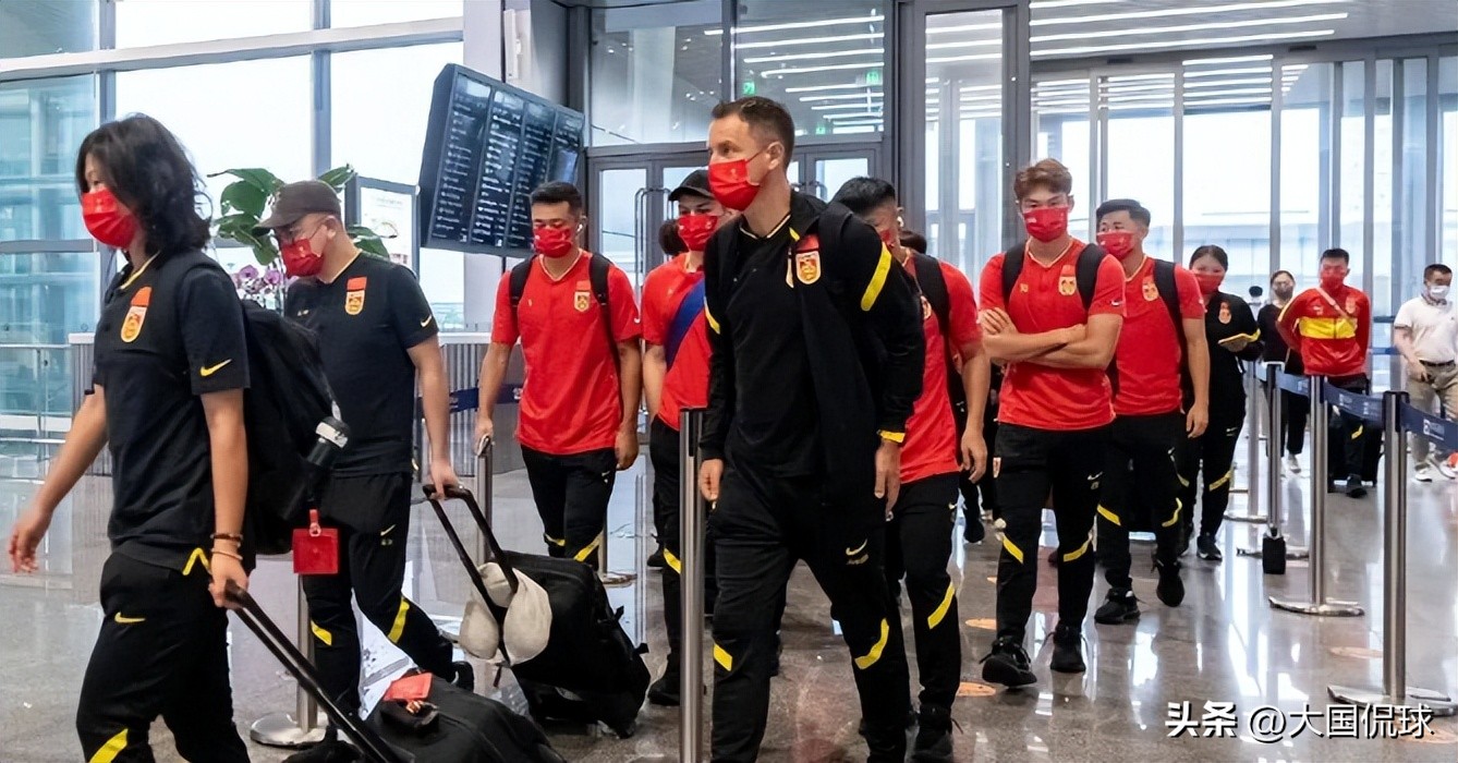 中国男足首发阵容公布,中国男足首发阵容名单亚洲杯