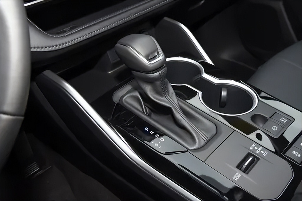 丰田新款汉兰达越野性能,全新丰田汉兰达有燃油版么