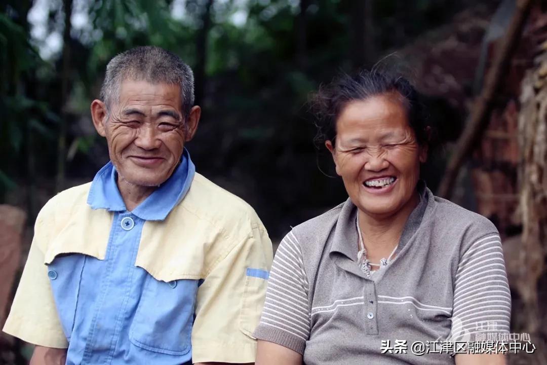 江津“背篓夫妻”女主人公许厚碧逝世，背篓上的真爱曾让无数人感动