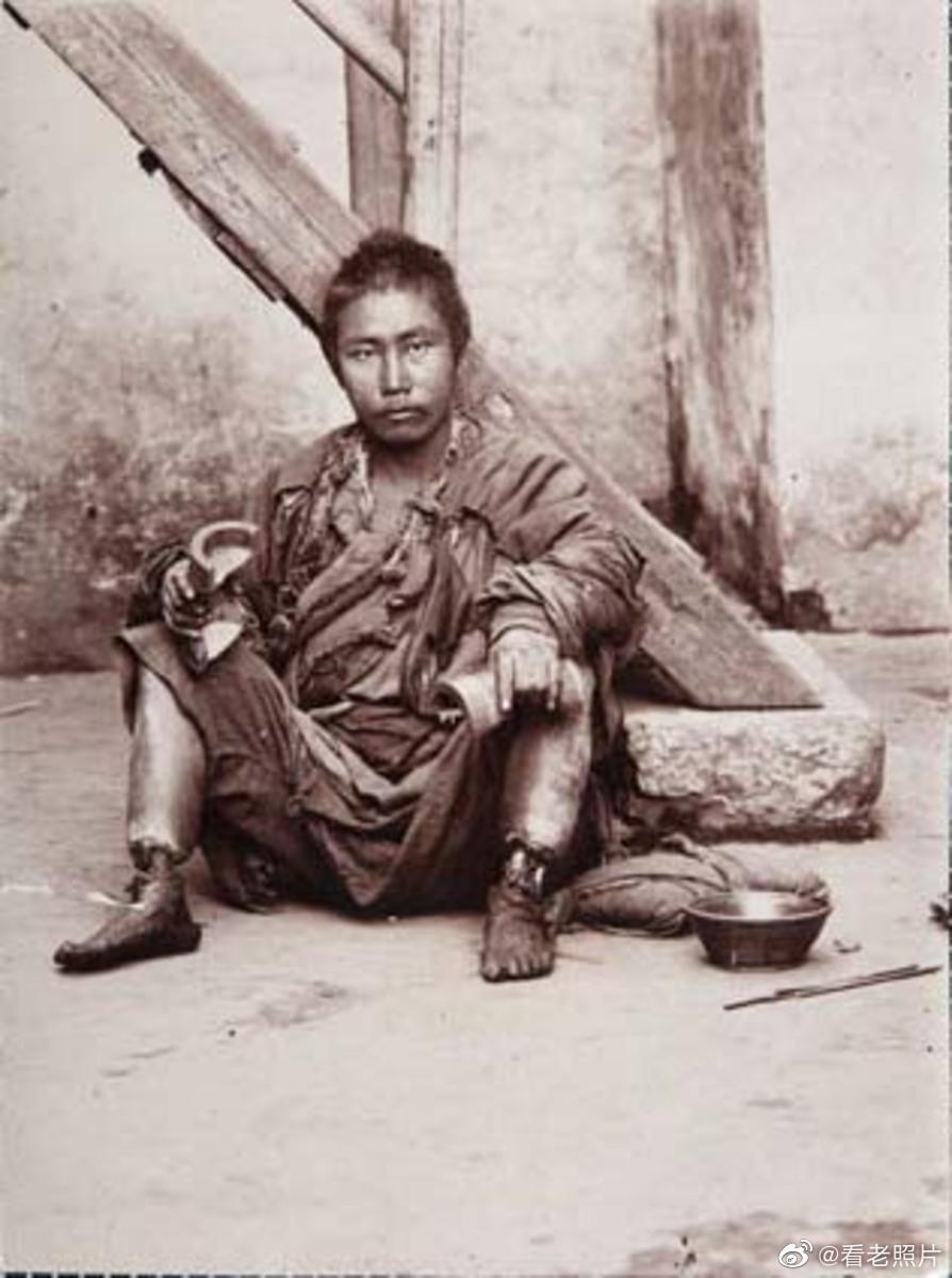 慈禧真人照片对比,清末老照片慈禧眼袋下垂