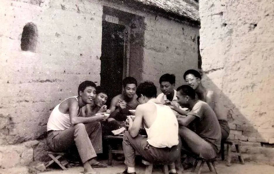 上山下乡的知青文化,知青上山下乡聚餐