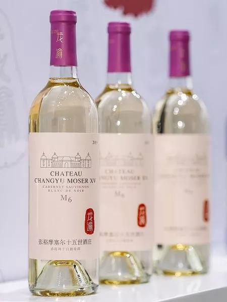 “黑与白”时间长河中的璀璨星星——张裕爱斐堡