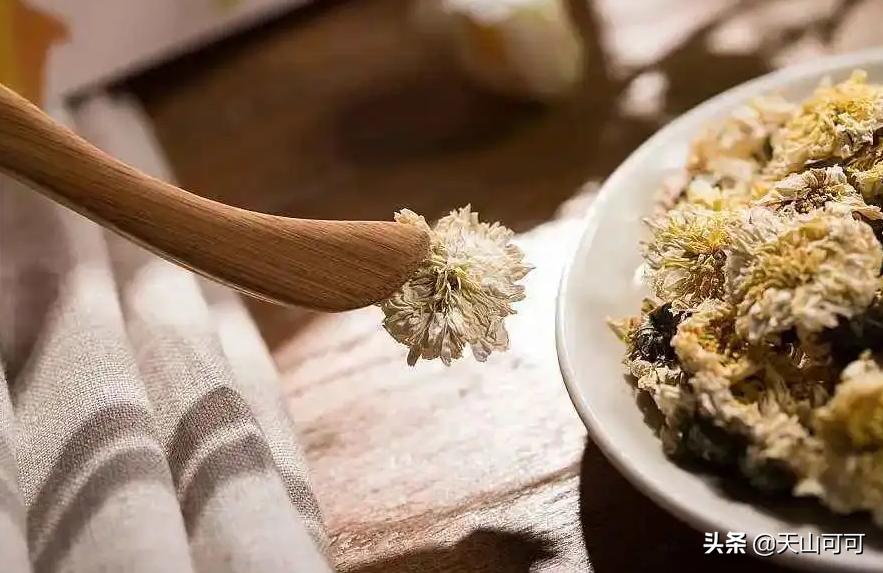 菊花茶分哪几种夏天喝哪种更好,夏天喝冬瓜茶好还是喝菊花茶好