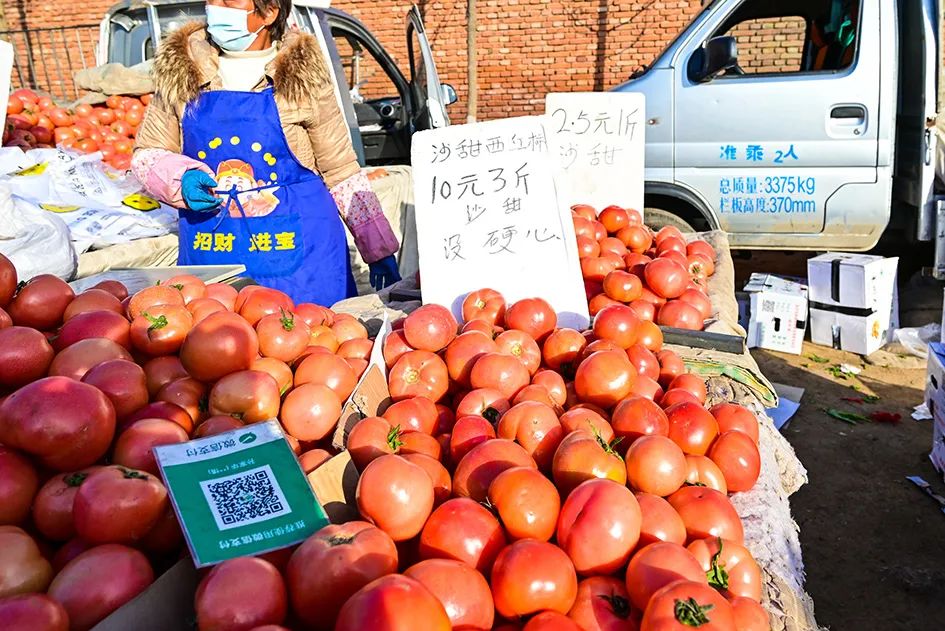 西山脚下的早市,闲逛最具人间烟火气的早市