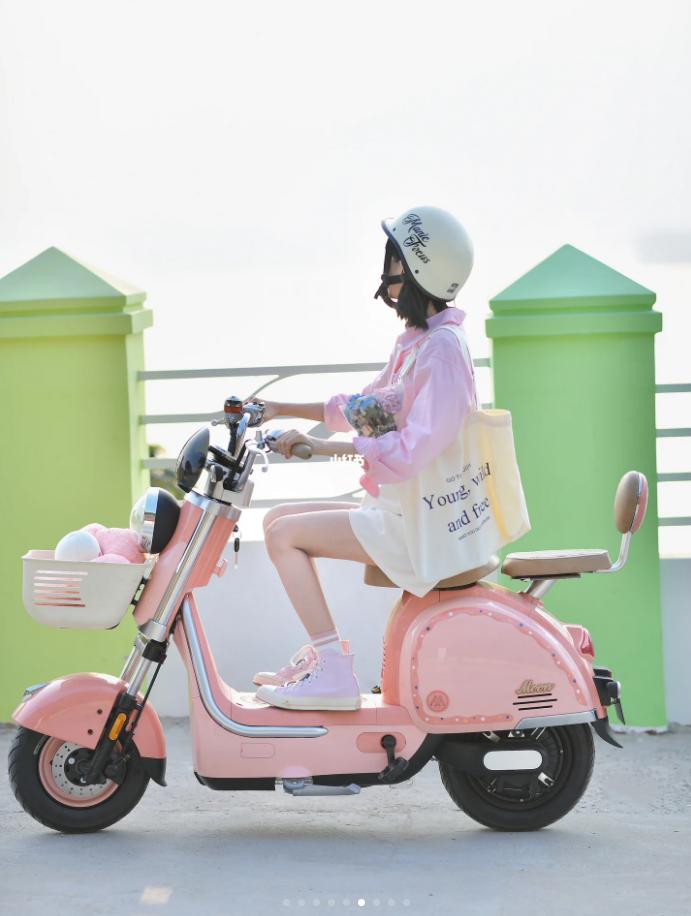 爱玛蛋蛋网红车,爱玛2023小熊网红车全新上市