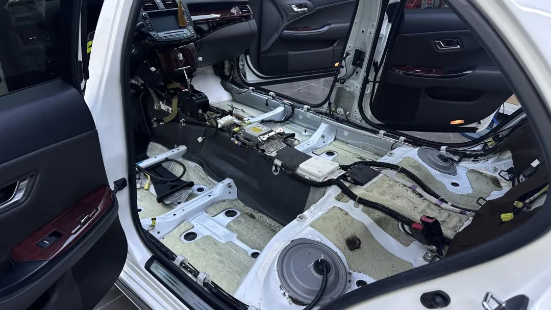 13代半皇冠底盘松散回炉重造,十三代皇冠彻底整备