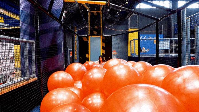 499元蹦床公园,5000平蹦床公园