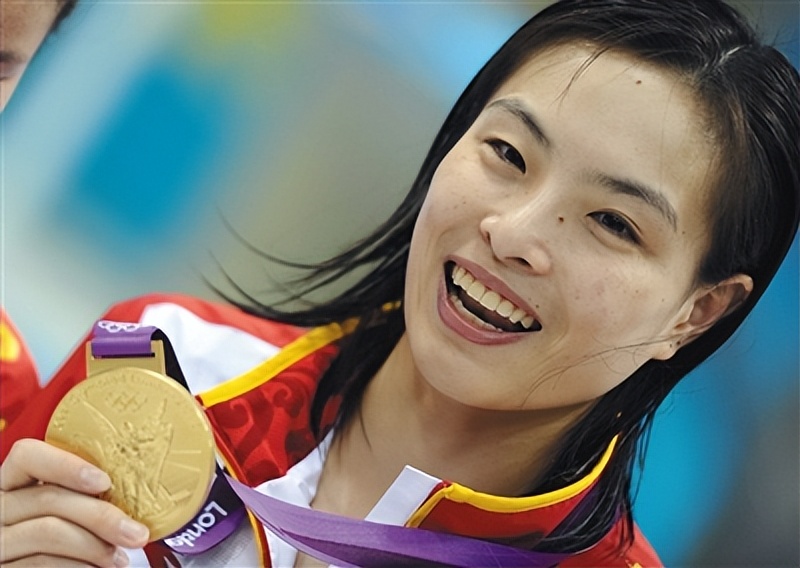 吴敏霞退役后的幸福生活揭秘,吴敏霞经历了什么