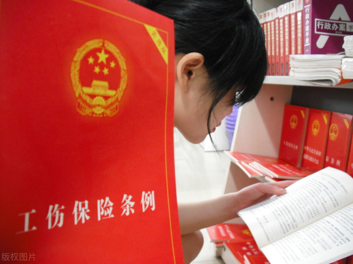 工伤脚踝骨折八级要达到什么标准,脚踝骨折工伤九级赔偿多少钱