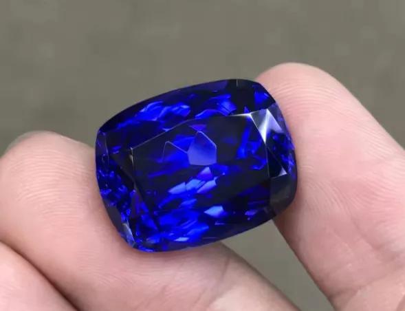 怎么区分坦桑石和蓝宝石的区别,坦桑石和斯里兰卡蓝宝石哪个好