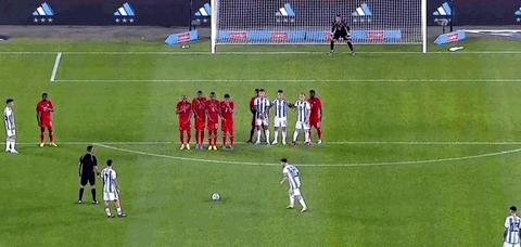 2019欧足联颁奖梅西c罗对话完整版,梅西任意球踢到c罗