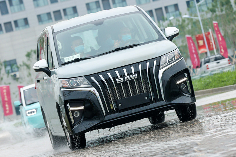 一下子发布13款新车，北汽制造诠释了什么叫“粗制滥造”