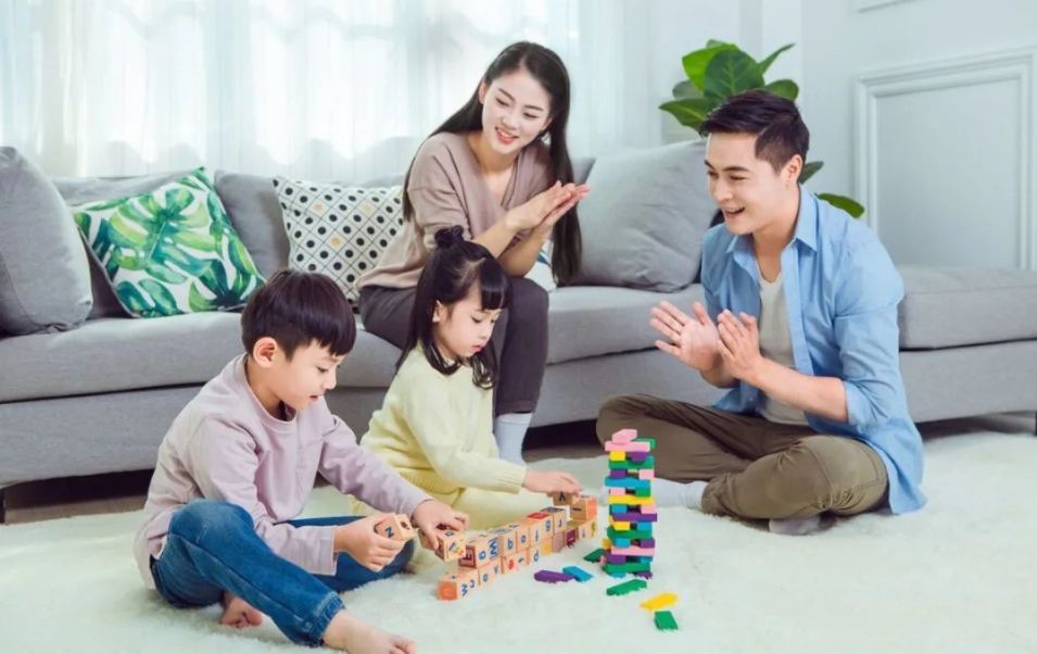 家长要注意幼儿的心理保健,小孩玩过家家太真实