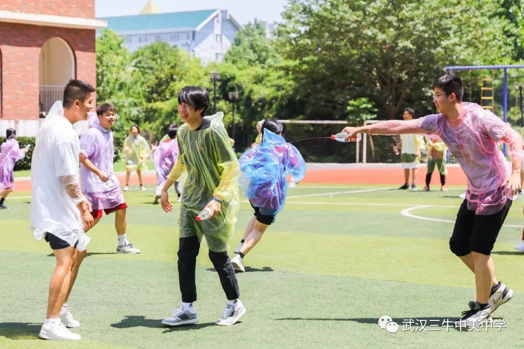 记录毕业典礼的快乐时光,学校毕业典礼上的那些事