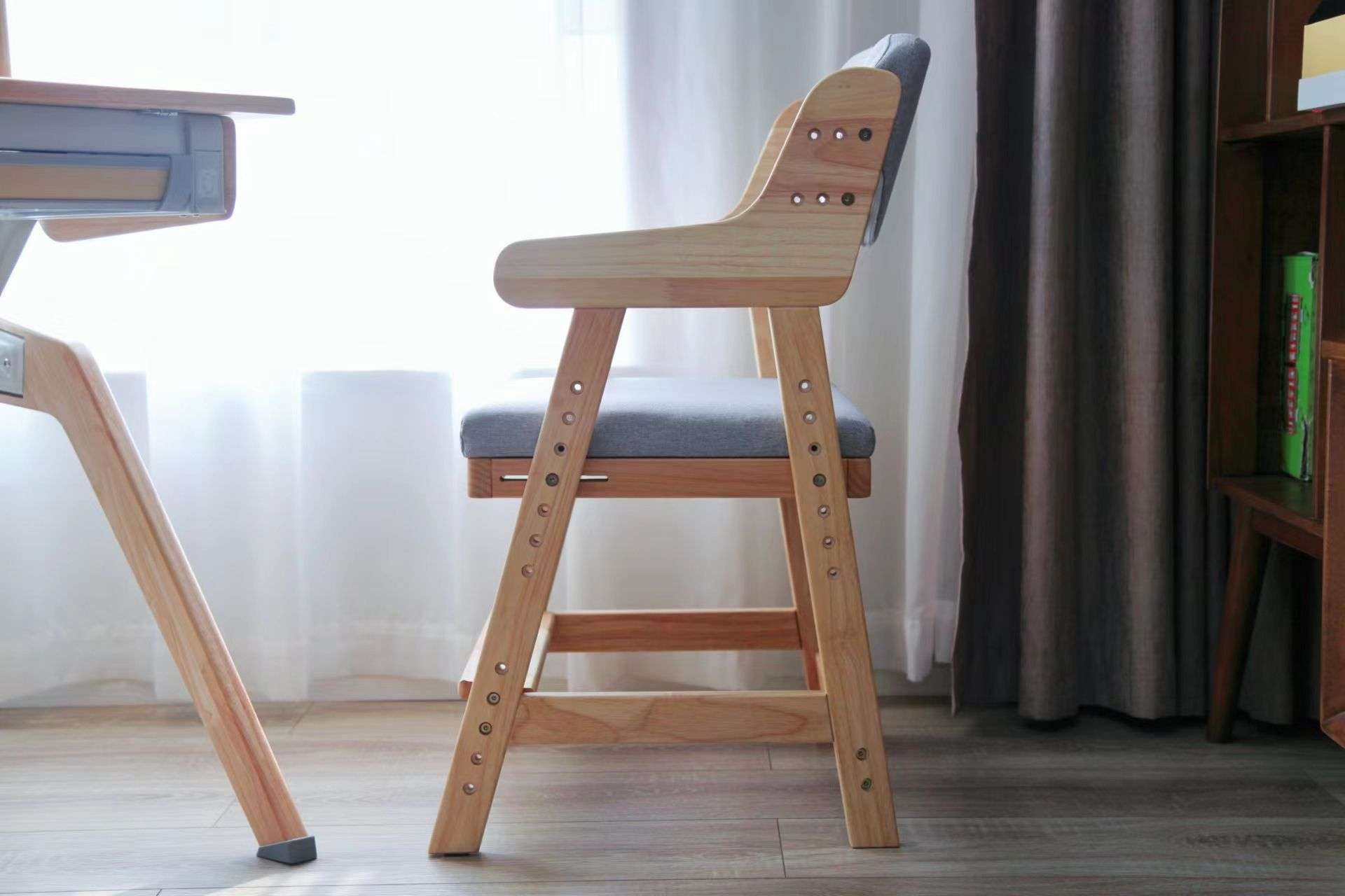 斯芬达小鹿桌配套阅读架,斯芬达小鹿桌儿童实木学习桌