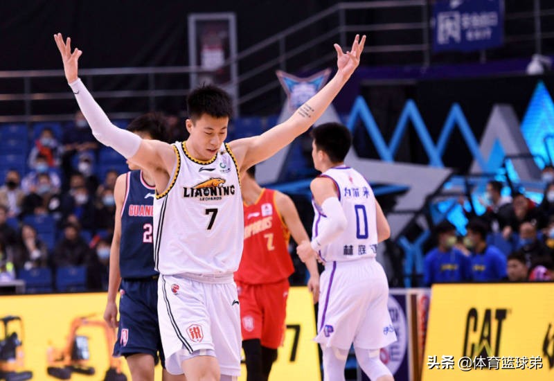 胡明轩vs张镇麟,张镇麟阻挡胡明轩进攻