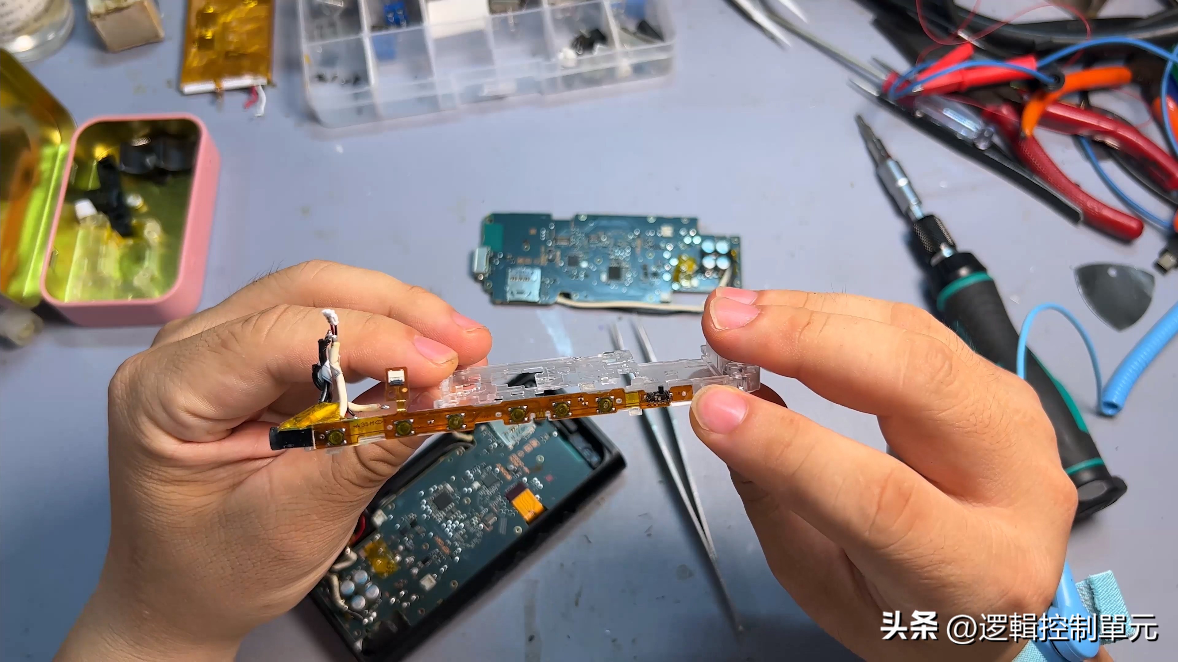 sony播放器zx300a拆解,索尼zx300a怎样更换电池