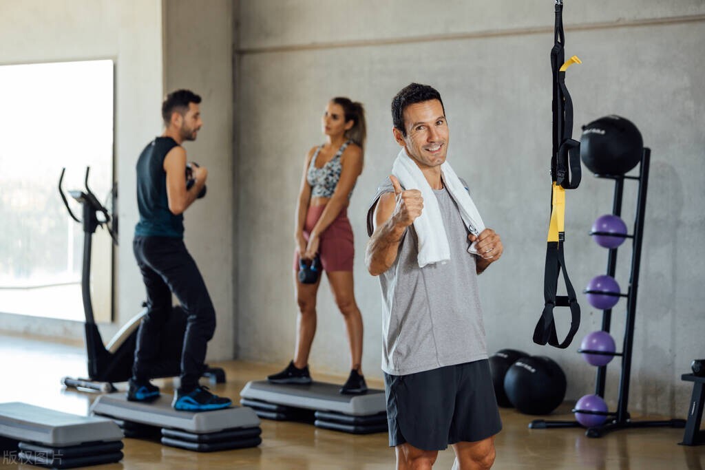 健身教练第一个月如何快速月入2w,做健身教练怎么才能一个月赚56万