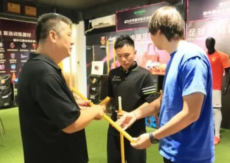 16岁就入选健力宝队留洋巴西,16岁李铁