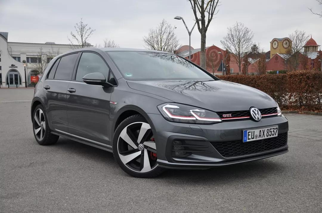 高尔夫8gti白色沉浸式体验,高尔夫8代gticlubsport