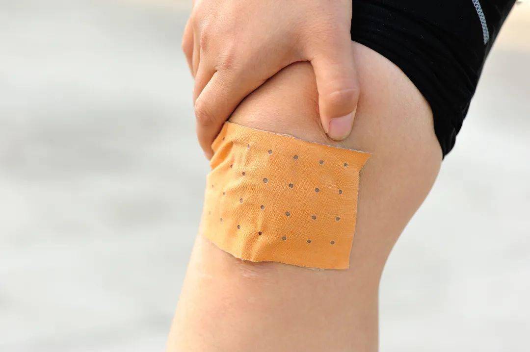 中药膏药贴腰和肩膀,中药膏药贴哪种效果好