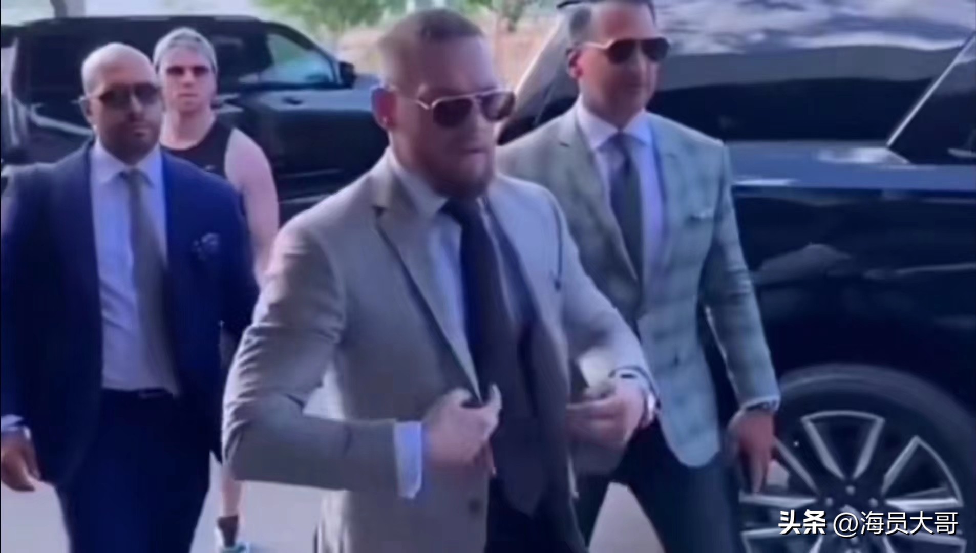 船员航行至德国，原本去逛街，误打误撞去了德国*灯区红**，险遭驱赶