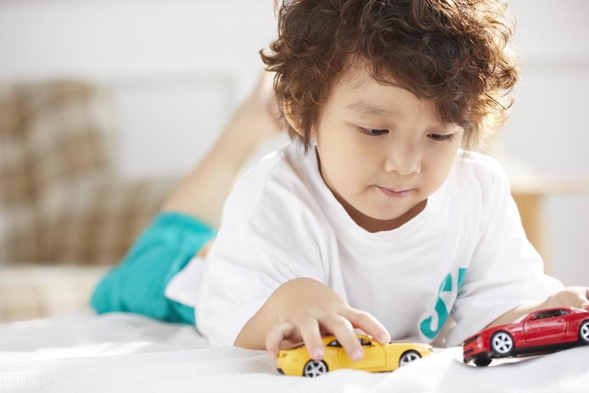 小孩睡觉爱趴着睡怎么调理脾胃,宝宝睡觉翻来覆去是脾胃虚弱吗