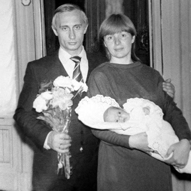 普京当选总统后第一件事,普京当选总统后流泪讲话视频